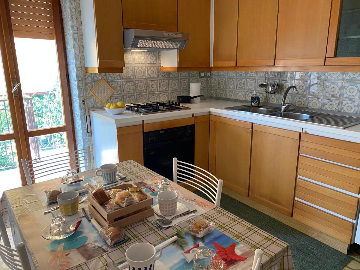 Casa Vacanze La Pergola Itri Exteriör bild
